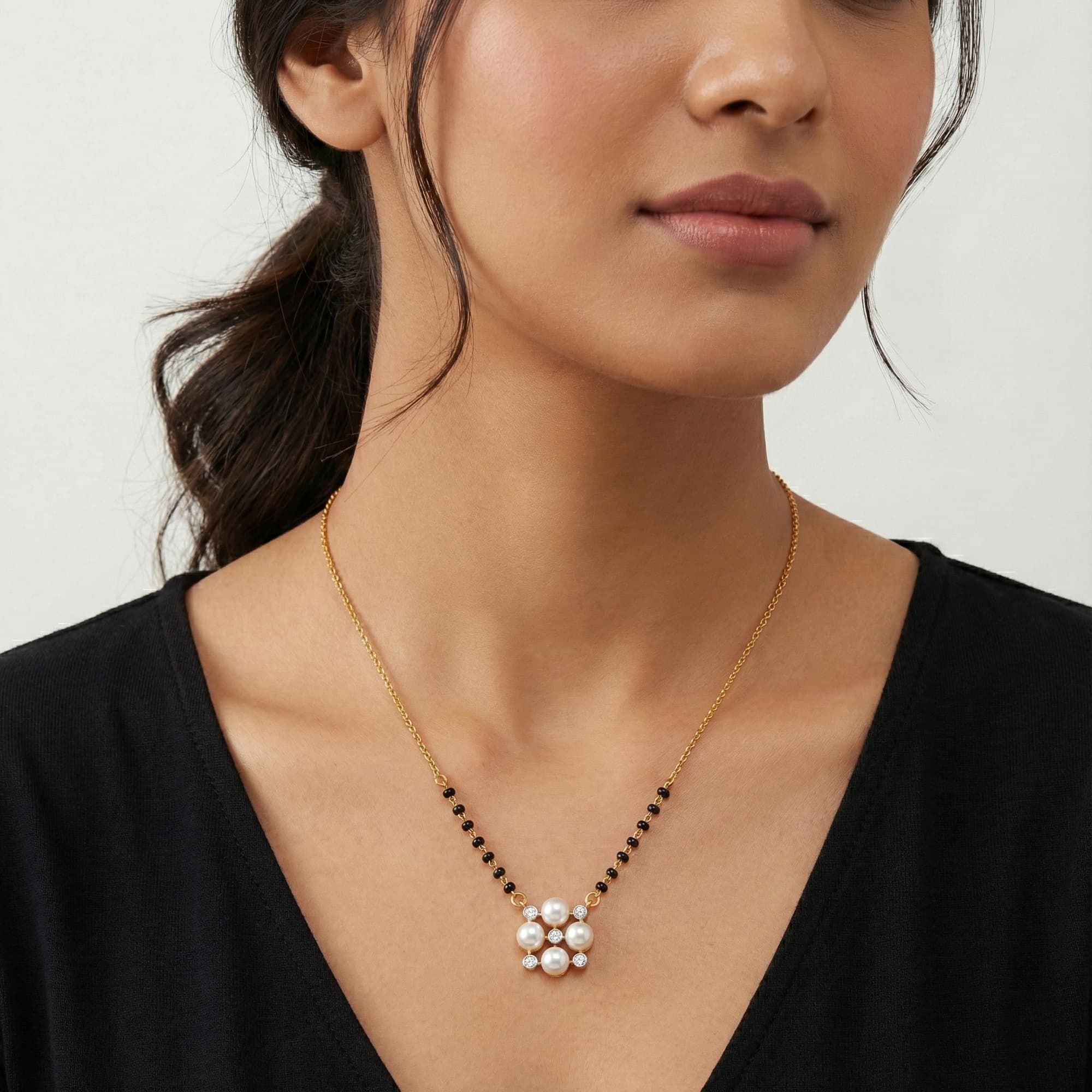 Yellow Gold Diamond Necklace thumbnail 3