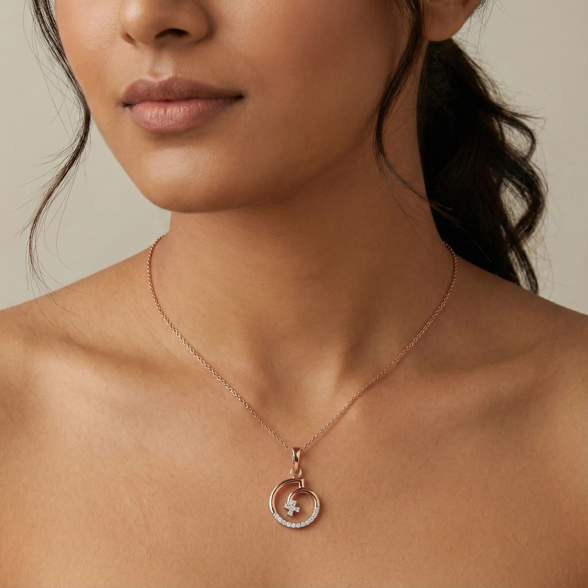 Yellow Gold Diamond Pendant thumbnail 4